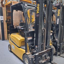 Yale Chariot frontal ERP16VF Yale ERP16VF °°° Chariot 3 roues électrique