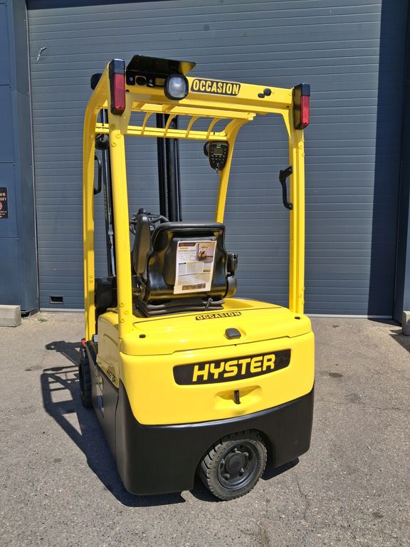 Hyster Chariot frontal J1.6XNT SWB Hyster J1.6XNT SWB °°° Chariot 3 roues électrique