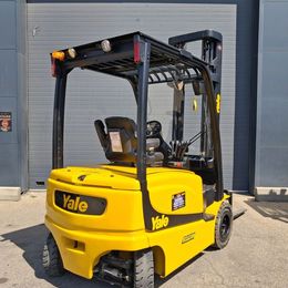 Yale ERP25VL °°° Chariot 4 roues électrique